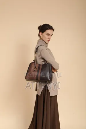 Chris Rosy Hand Bag