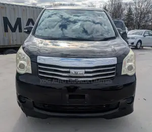 Toyota Noah 2.0 143hp FWD (7 Seater) 2012 Black