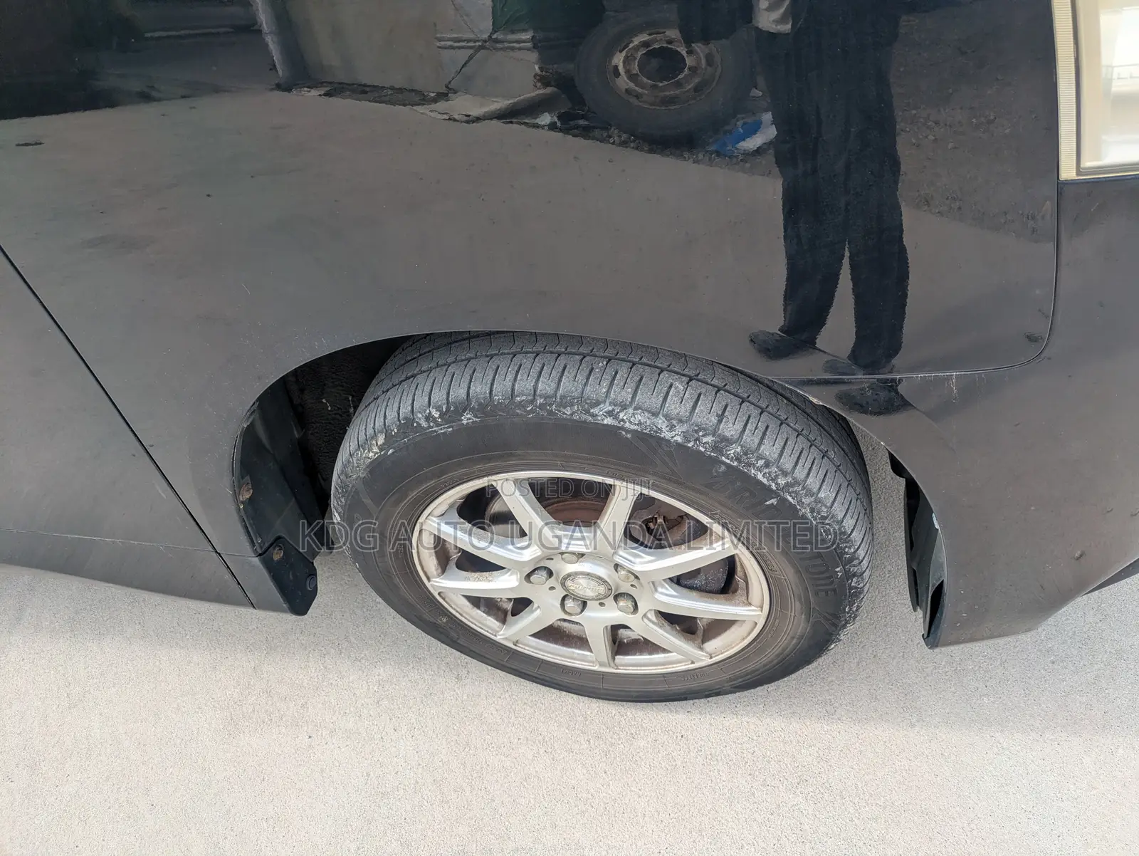 Toyota Noah 2.0 143hp FWD (7 Seater) 2012 Black