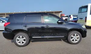 Toyota Vanguard 2011 Black