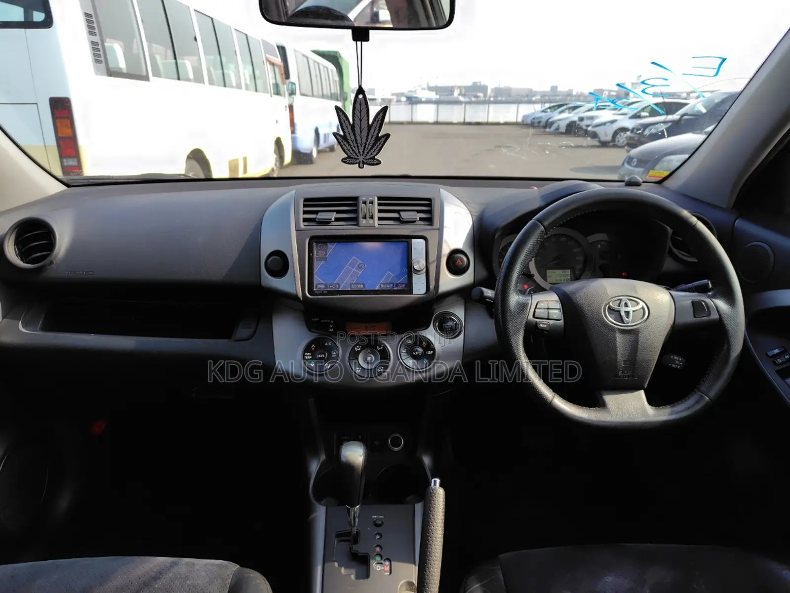 Toyota Vanguard 2011 Black