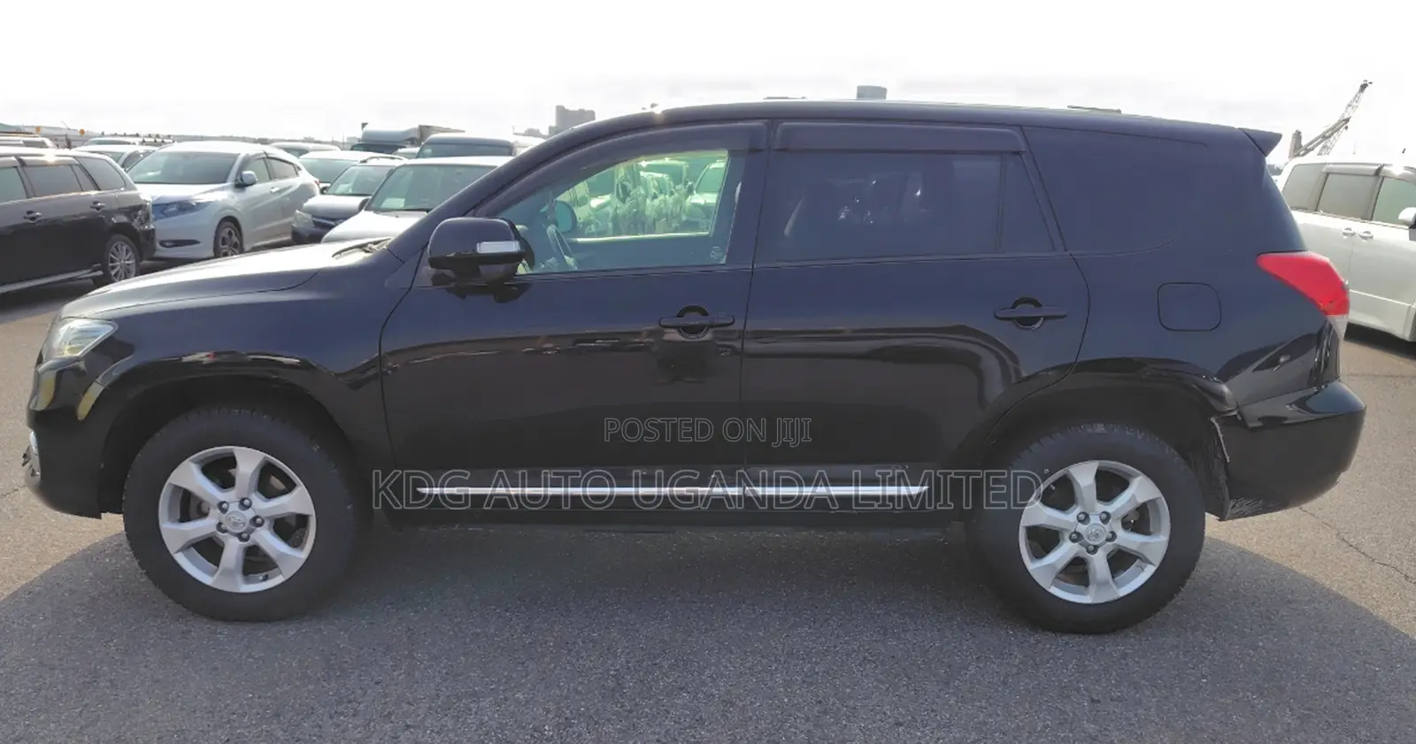 Toyota Vanguard 2011 Black