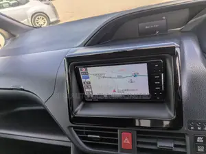 Toyota Noah 1.8 FWD Hybrid (7 seater) 2014 Silver