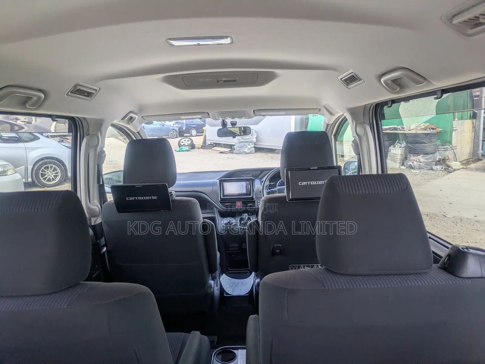 Toyota Noah 1.8 FWD Hybrid (7 seater) 2014 Silver