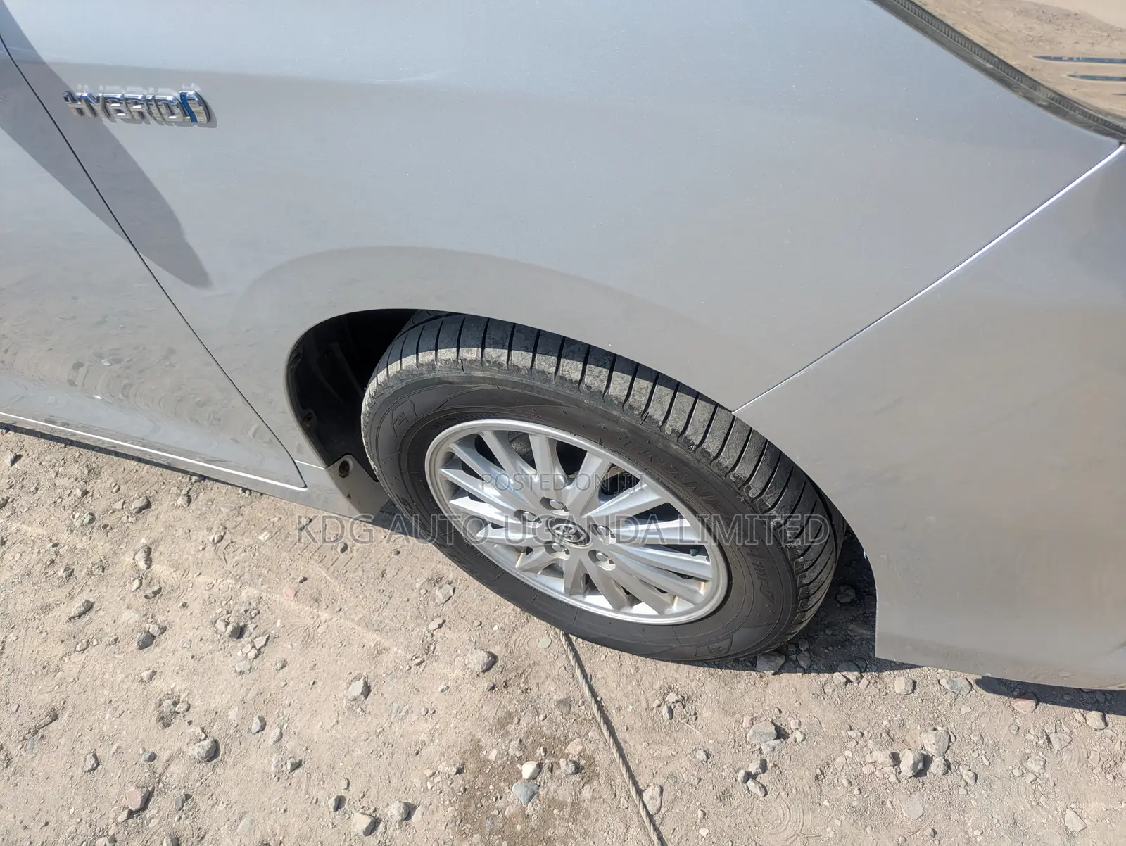 Toyota Noah 1.8 FWD Hybrid (7 seater) 2014 Silver