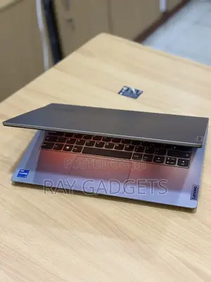 New Laptop Lenovo ThinkBook 13 16GB Intel Core i7 SSD 512GB