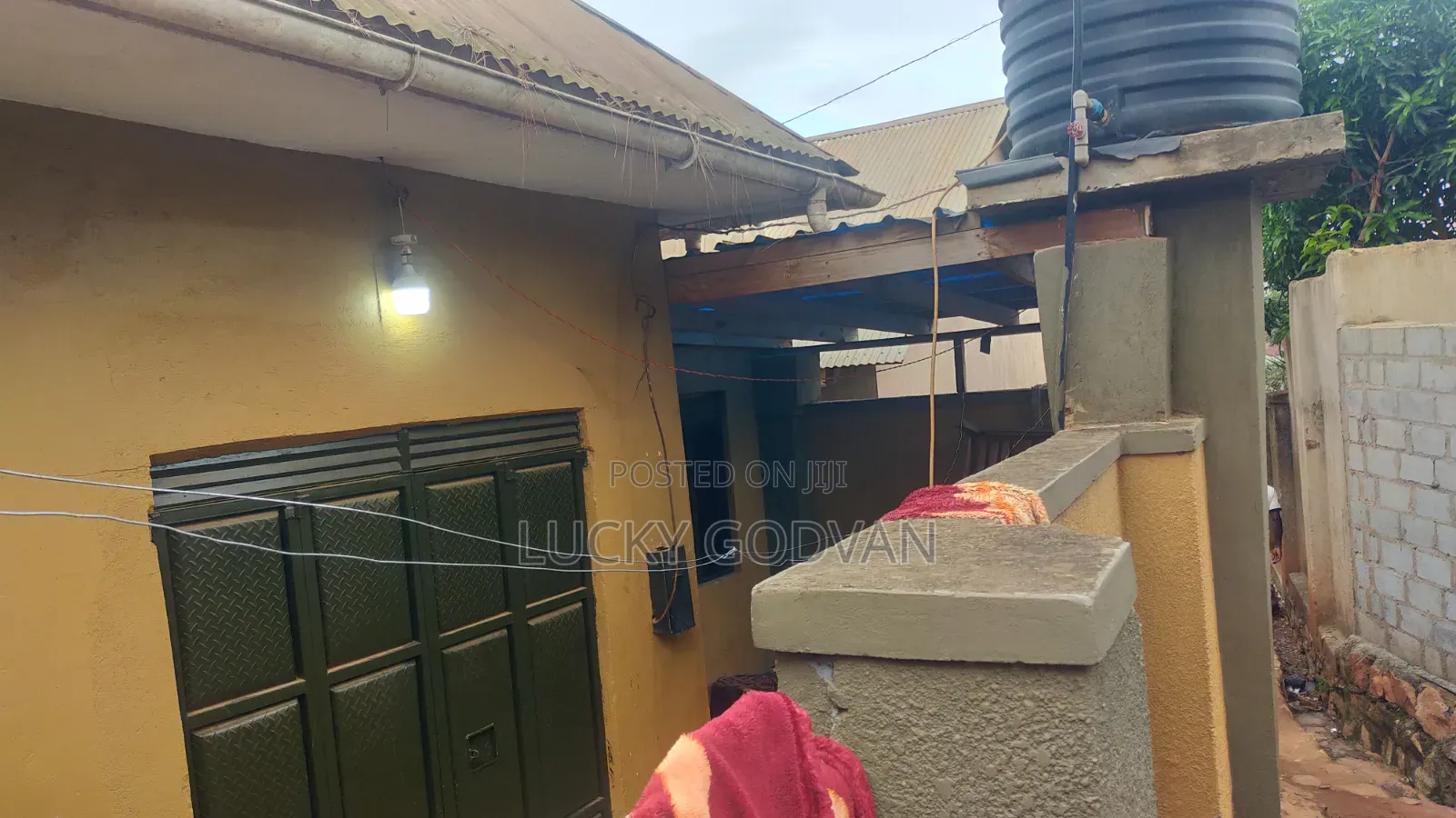 5bdrm House in Kira for sale