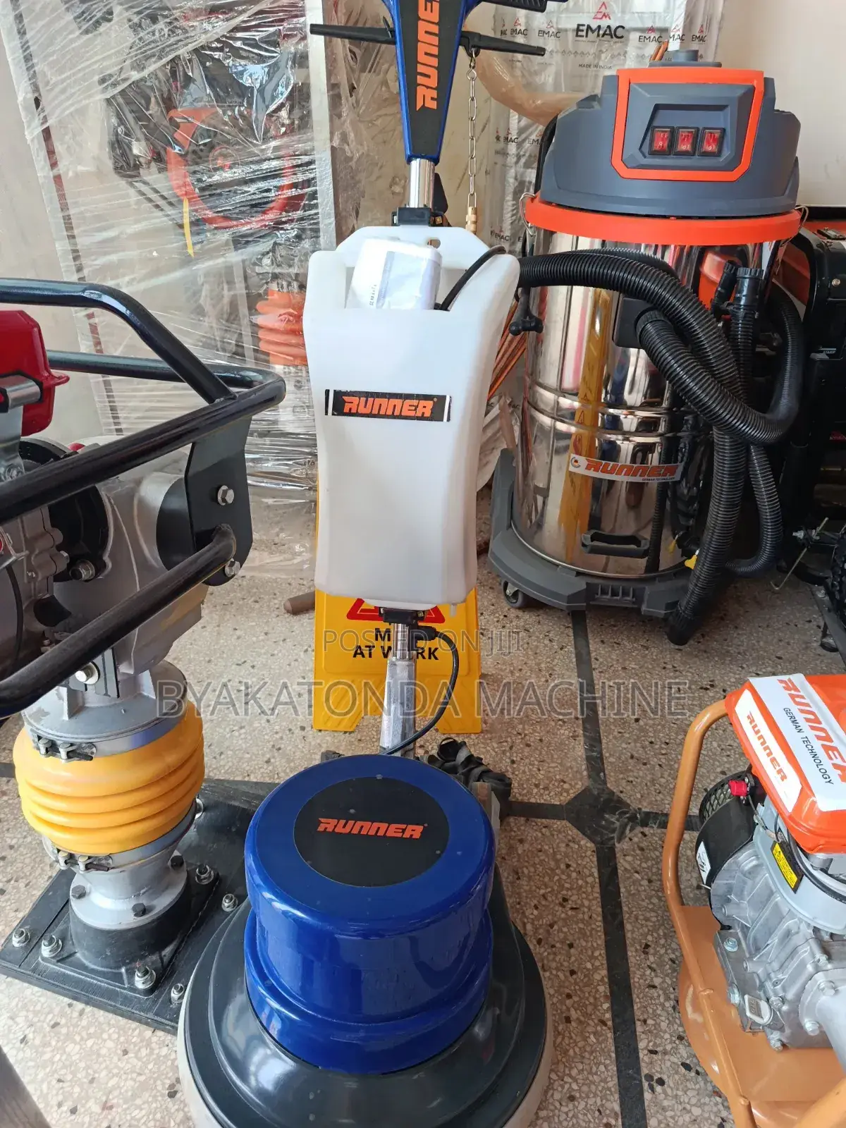 Floor Scrubbing Machine