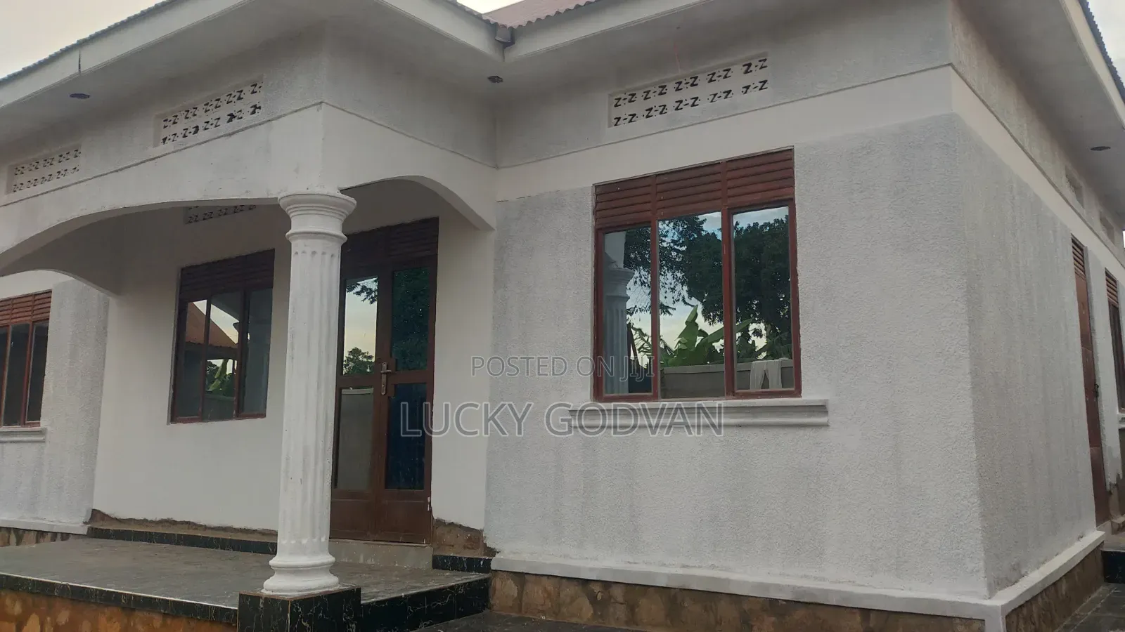 3bdrm Bungalow in Kira for rent