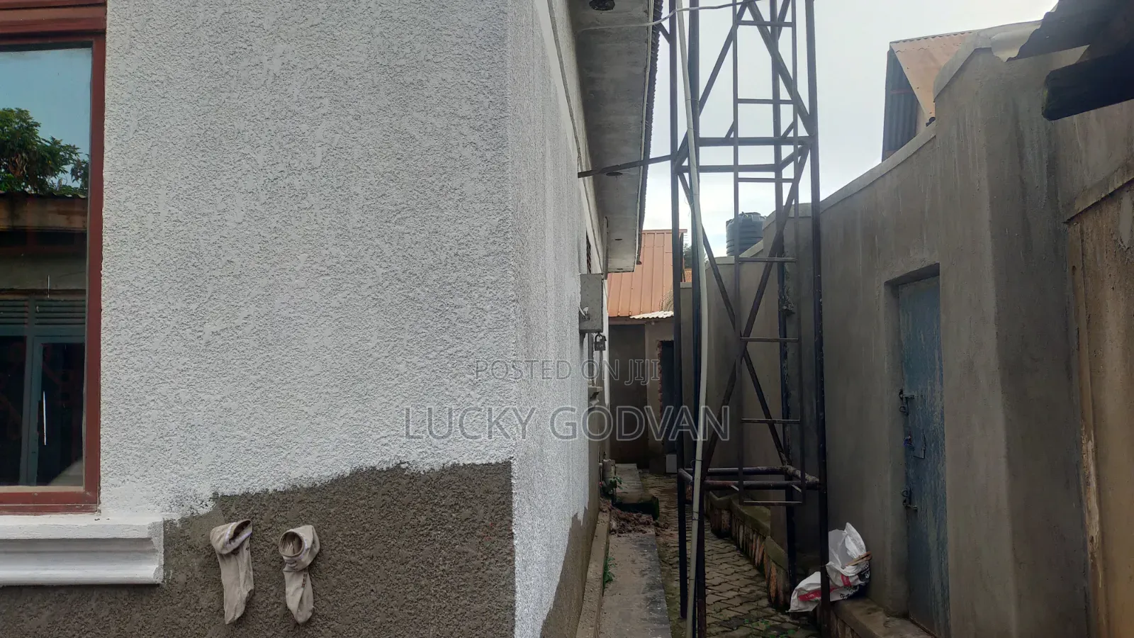 3bdrm Bungalow in Kira for rent