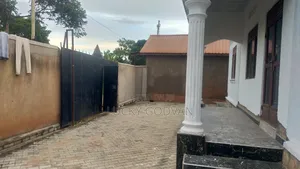 3bdrm Bungalow in Kira for rent