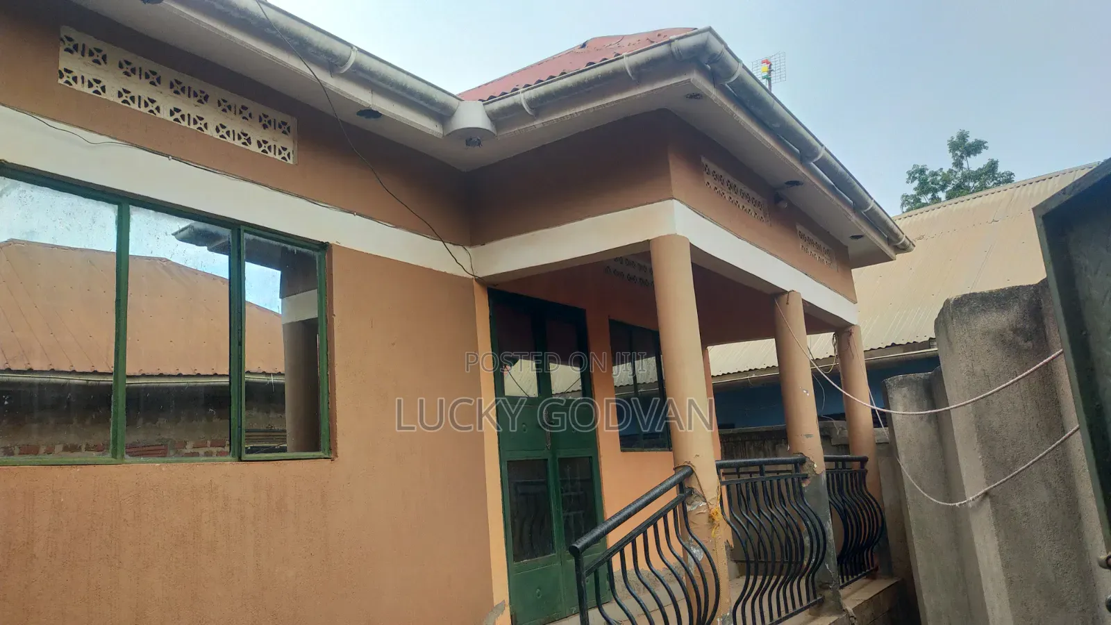 2bdrm Bungalow in Kira for sale
