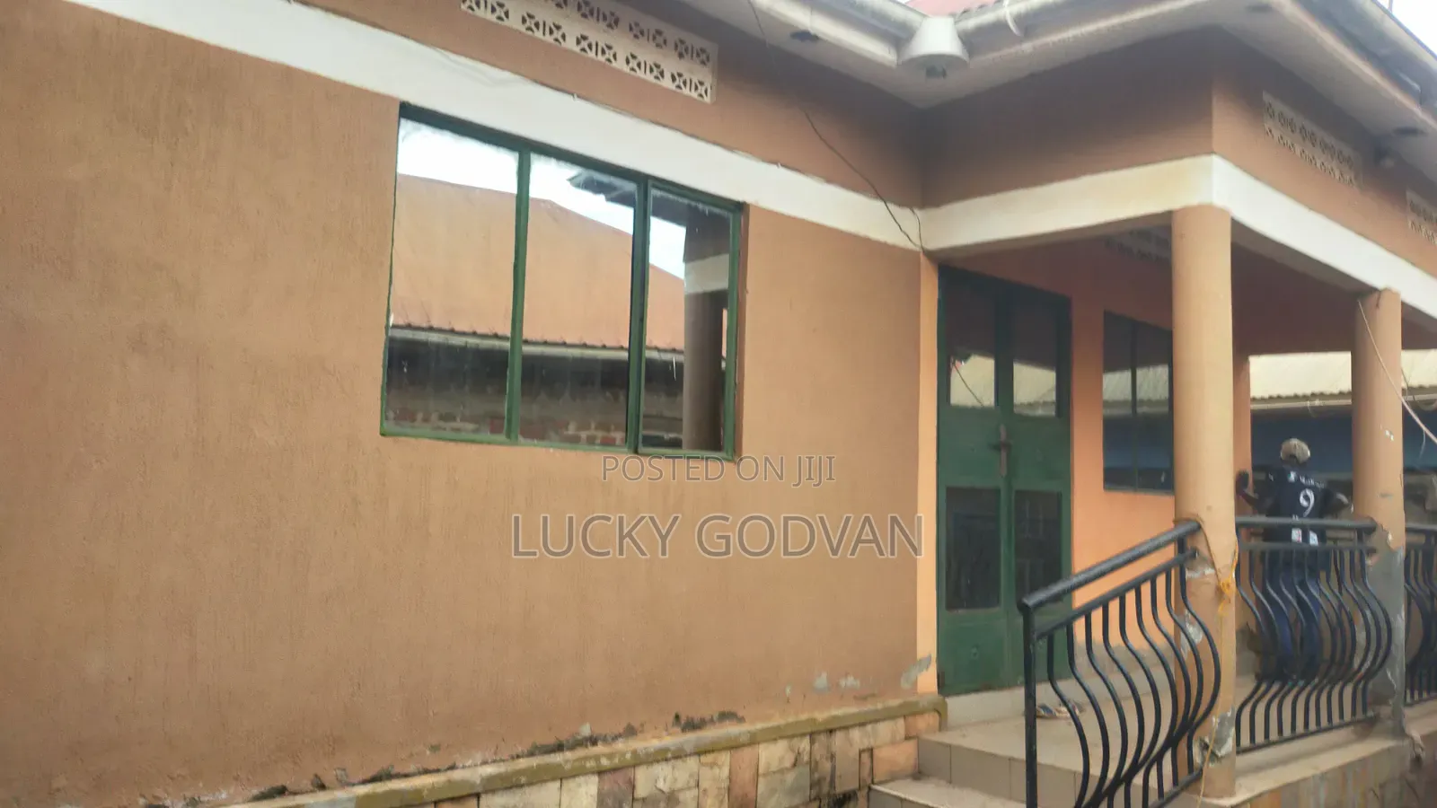 2bdrm Bungalow in Kira for sale