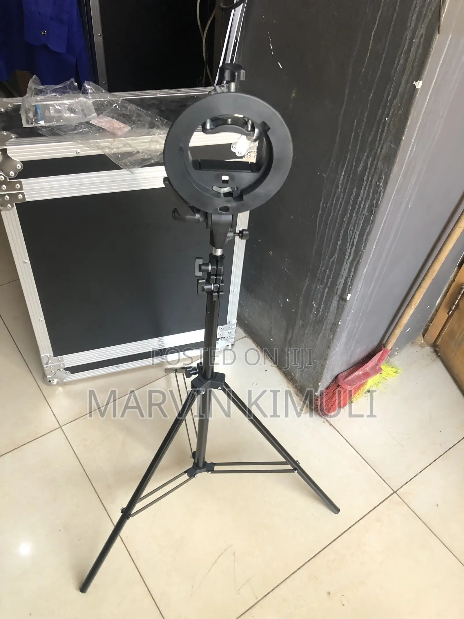 S.Type Speed Lite Bracket Holder and Astand of 75 Inch From Neewer