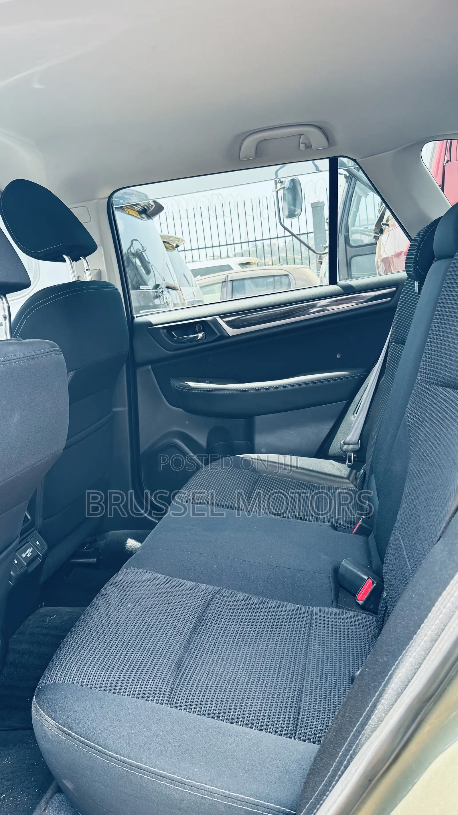Subaru Outback 2.5i Premium AWD 2018 Green