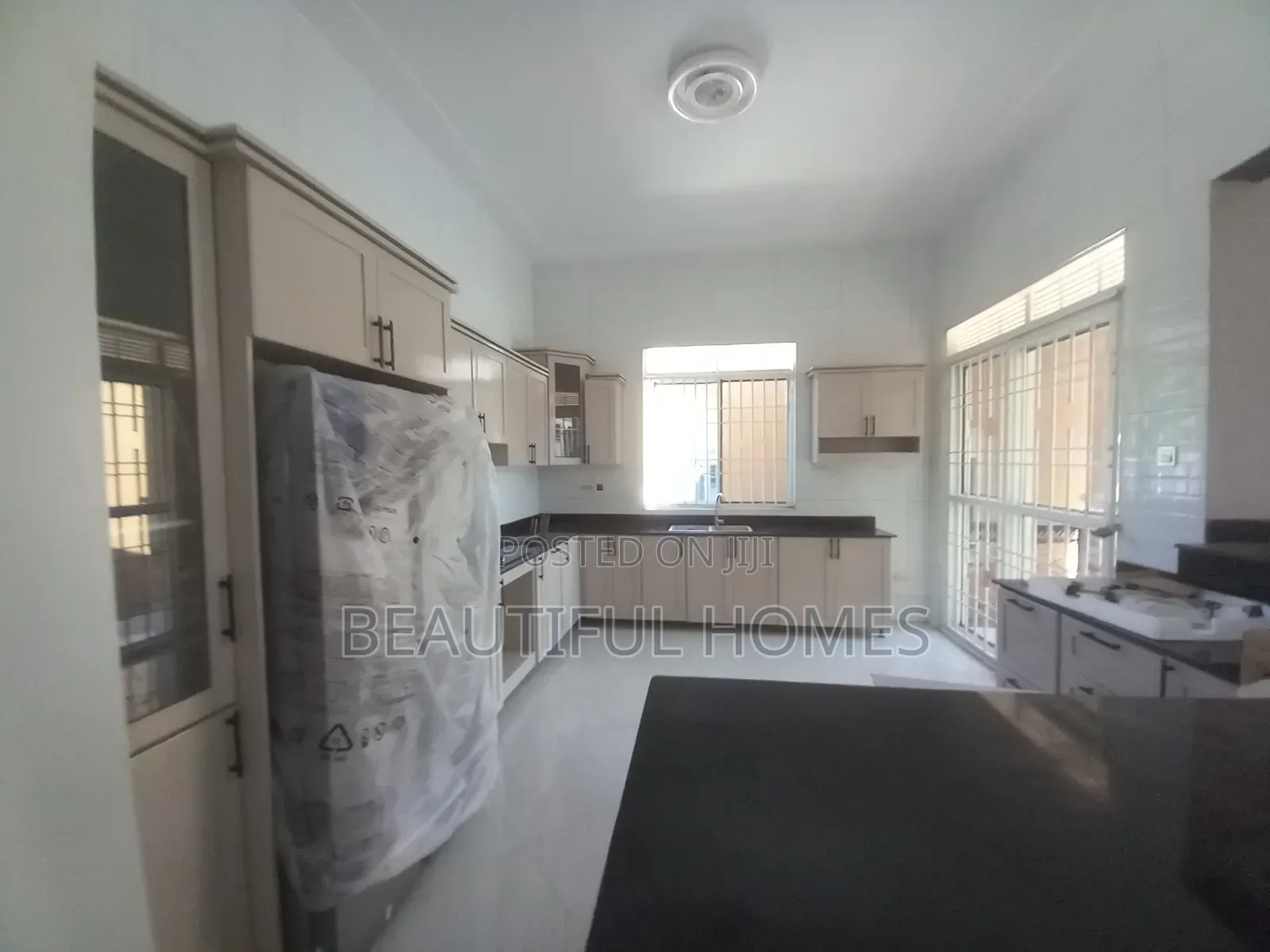 Furnished 4bdrm Bungalow in Kitende Entebbe Road, Ssabagabo-Makindye