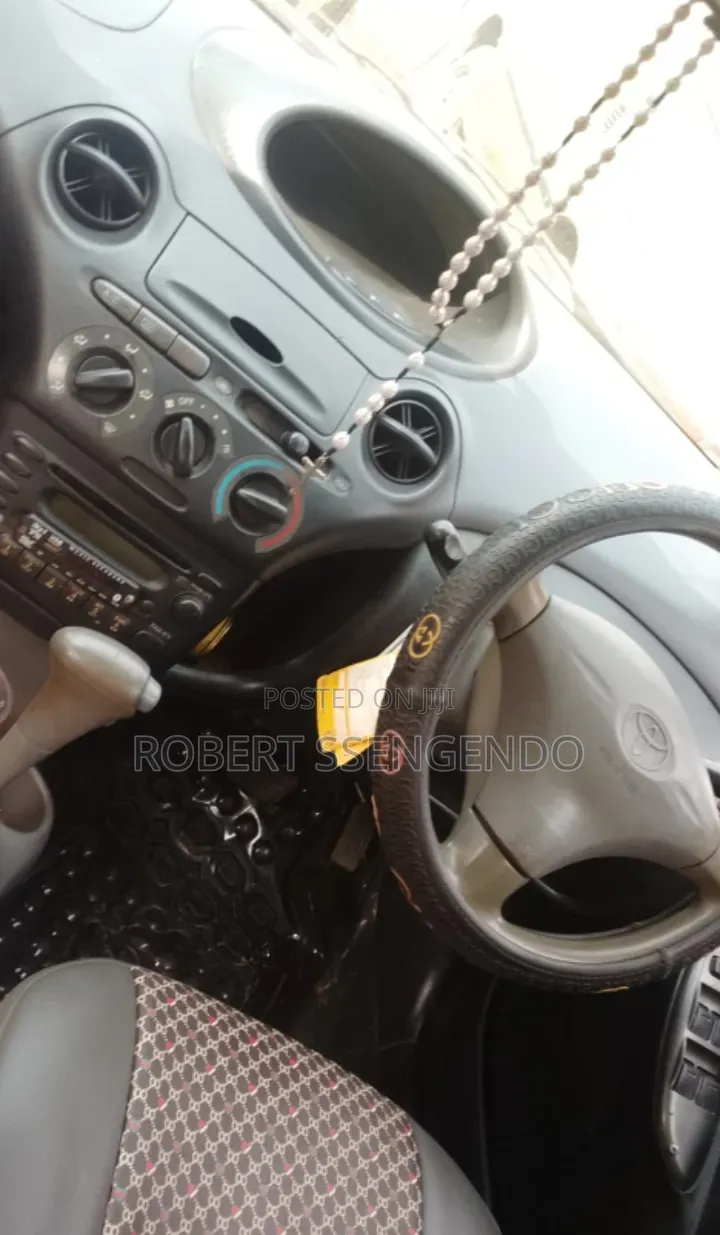 Toyota Vitz 1.0 FWD 3dr 1999 White