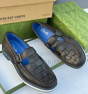 Classic Clarks Woven Leather Loafer Sandals for Casual in Stock