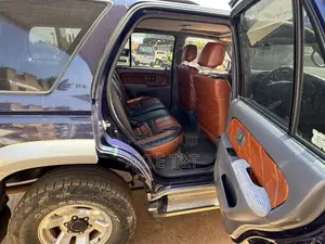 Toyota Hilux 1998 Blue