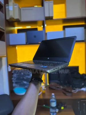Laptop HP ProBook 640 8GB Intel Core i7 HDD+SSD 500GB