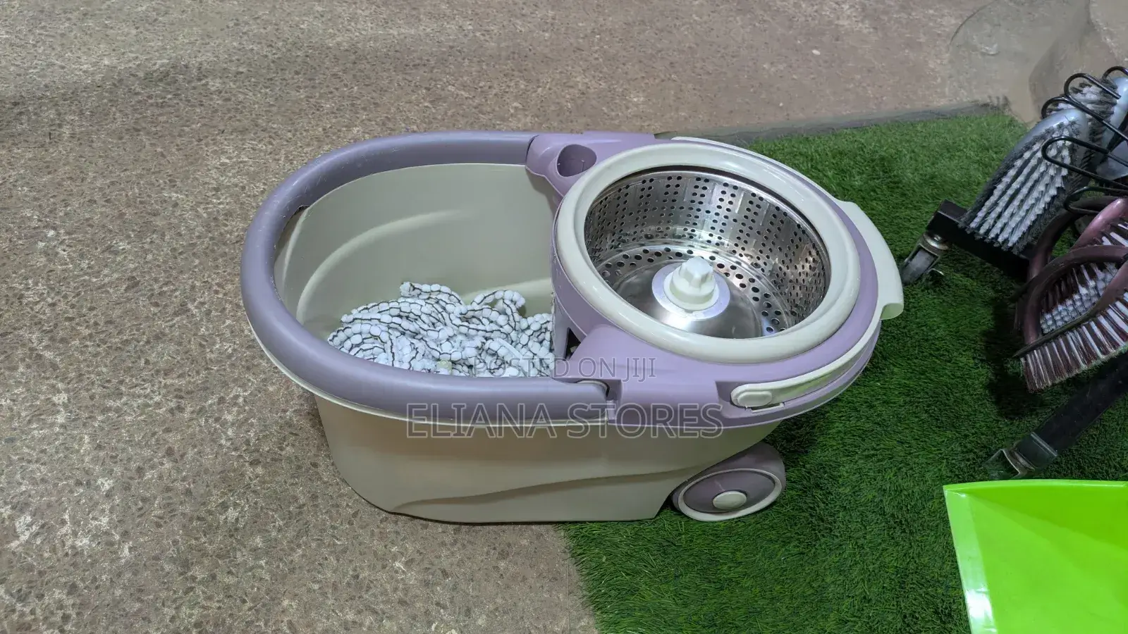 Spinning Mopper Bucket With Adjustable Self-Squeezing Mop