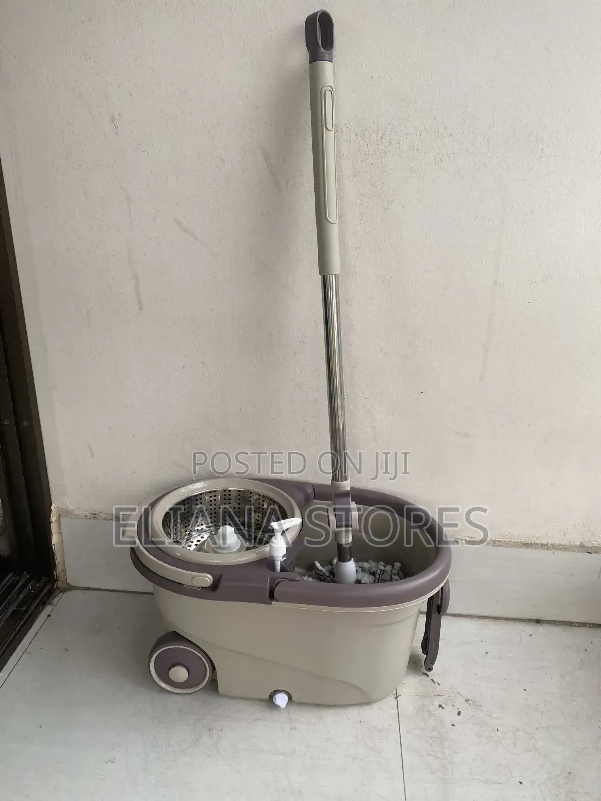 Spinning Mopper Bucket With Adjustable Self-Squeezing Mop
