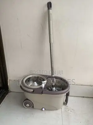 Spinning Mopper Bucket With Adjustable Self-Squeezing Mop
