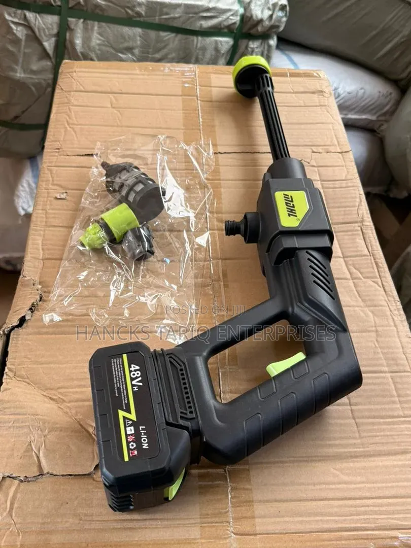 Portable, Cordless High-pressure Cleaner