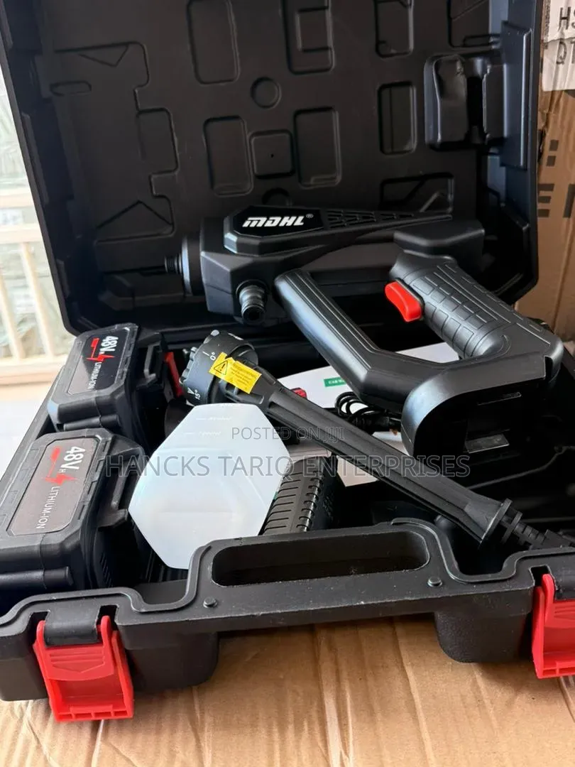 Portable, Cordless High-pressure Cleaner