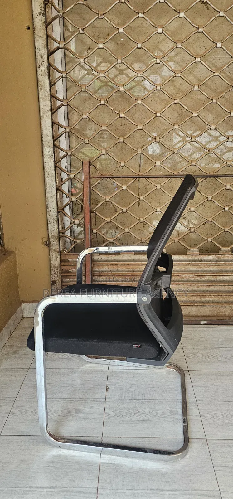 Single Seater Static Office Chair