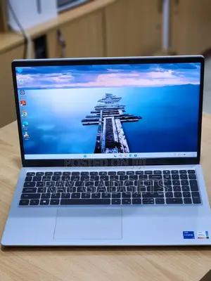 New Laptop Dell Inspiron 15 3521 4GB Intel Core i5 SSD 256GB