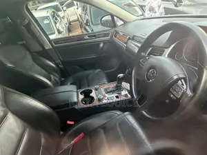 Volkswagen Touareg 2014 Silver