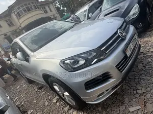 Volkswagen Touareg 2014 Silver
