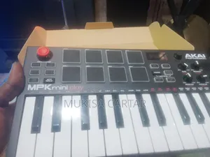 Akai MPK Mini Play