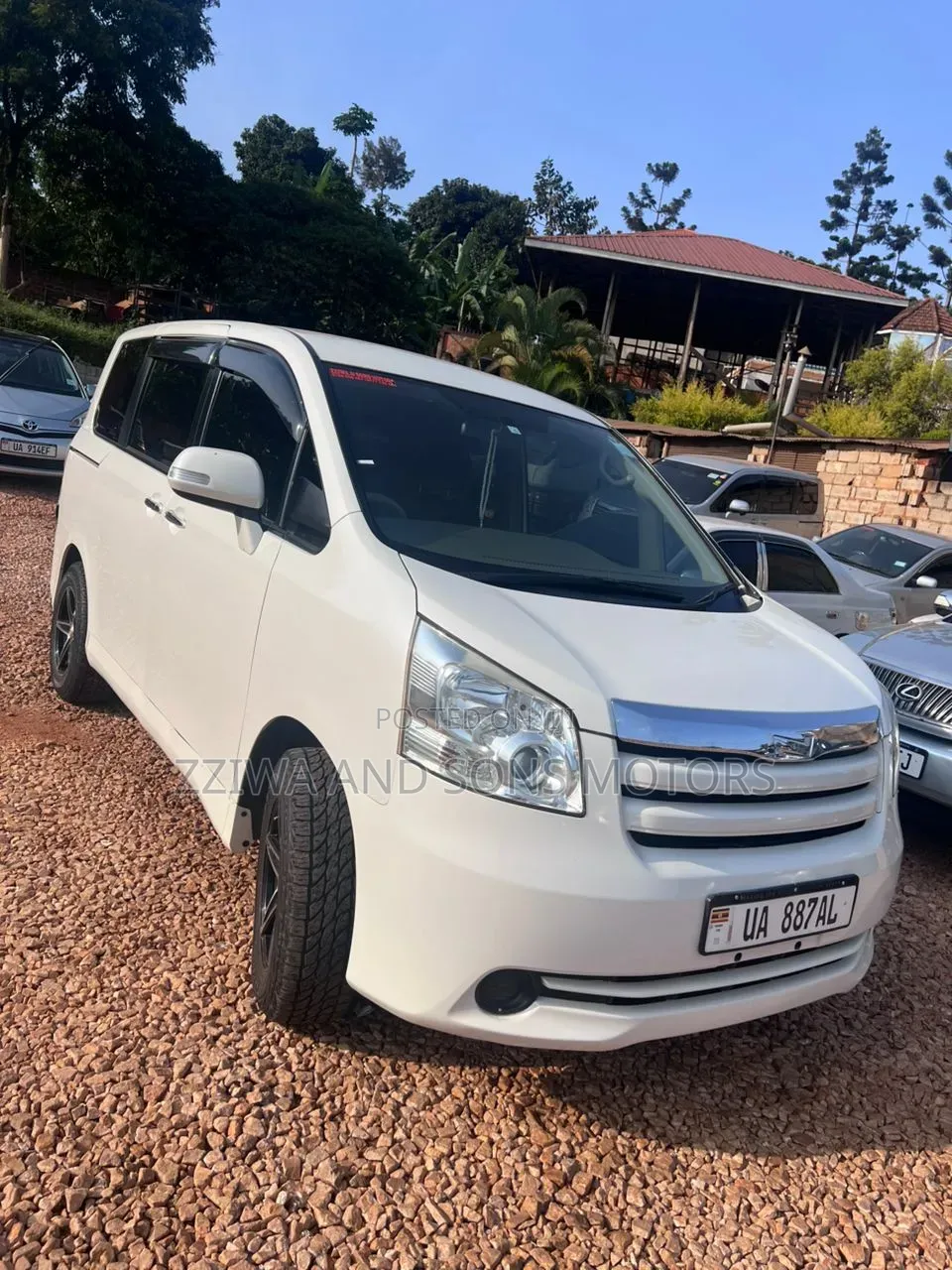 Toyota Noah 2016 White