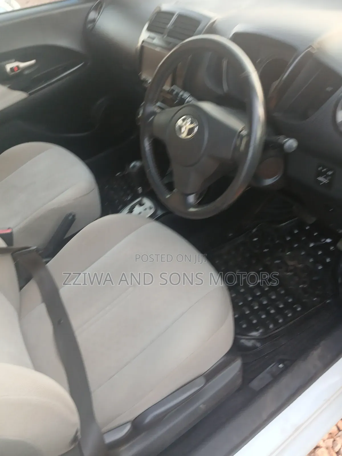 Toyota IST 2008 White
