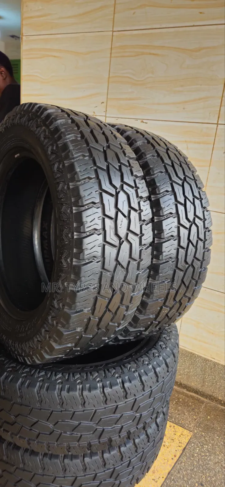225 65 R17 Mud Rage Rt Max Inbox Me I Deliver at Ur Home .