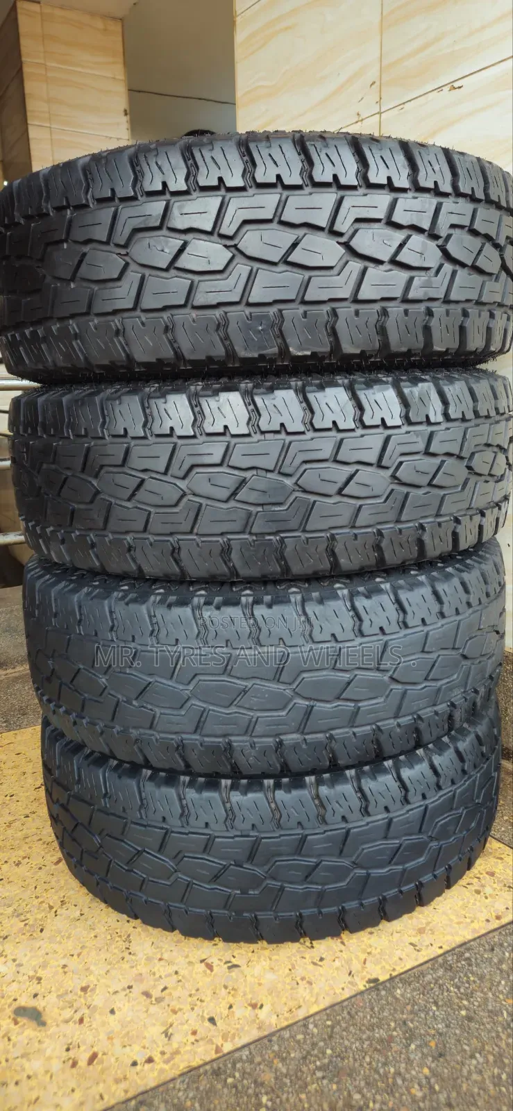 225 65 R17 Mud Rage Rt Max Inbox Me I Deliver at Ur Home .