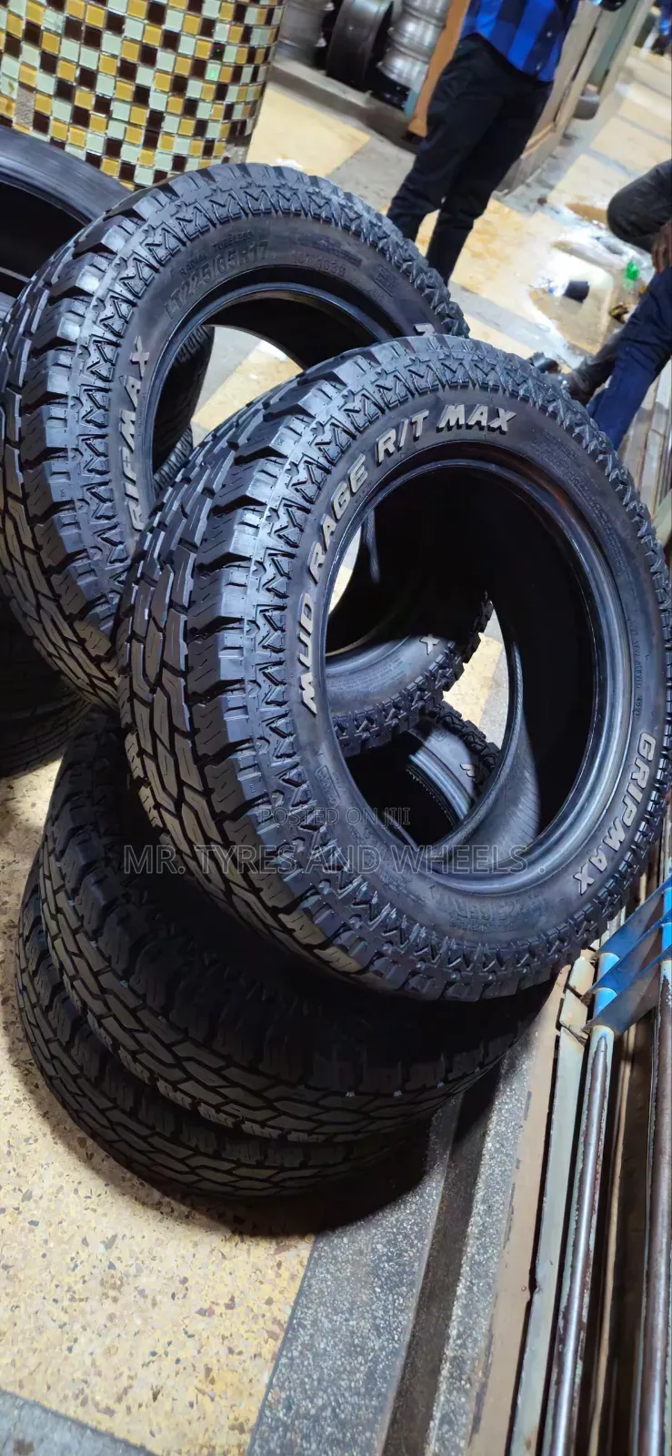 225 65 R17 Mud Rage Rt Max Inbox Me I Deliver at Ur Home .