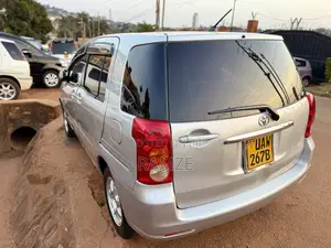 Toyota Raum 2004 White