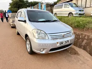 Toyota Raum 2004 White