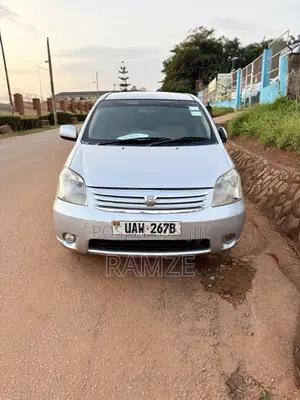 Toyota Raum 2004 White