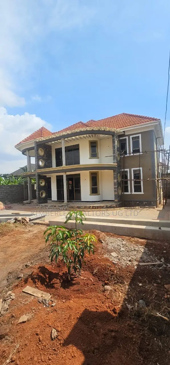 6bdrm House in Division A for sale