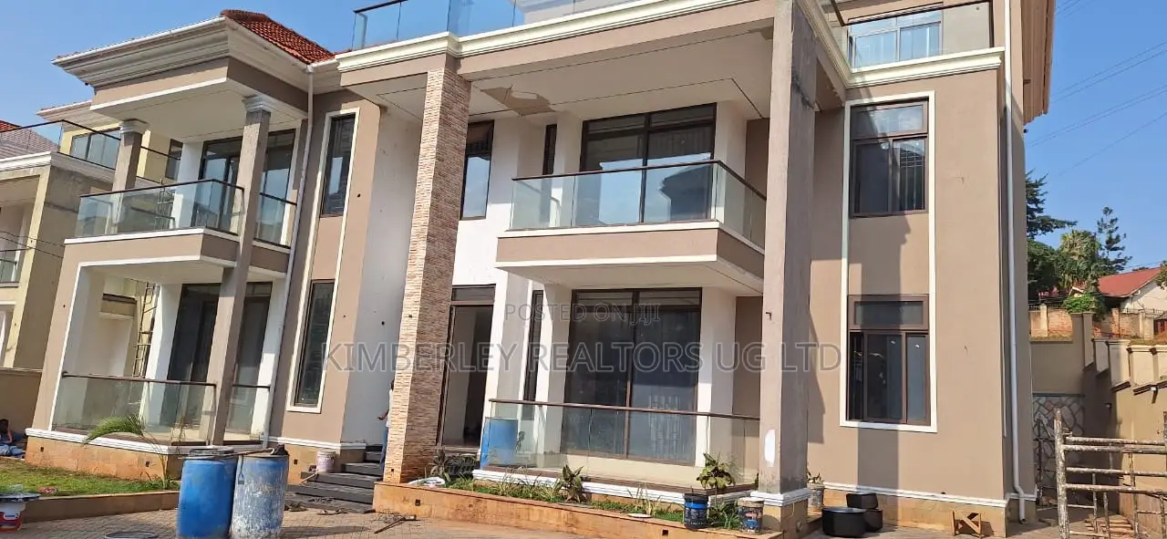 7bdrm House in Division A for sale