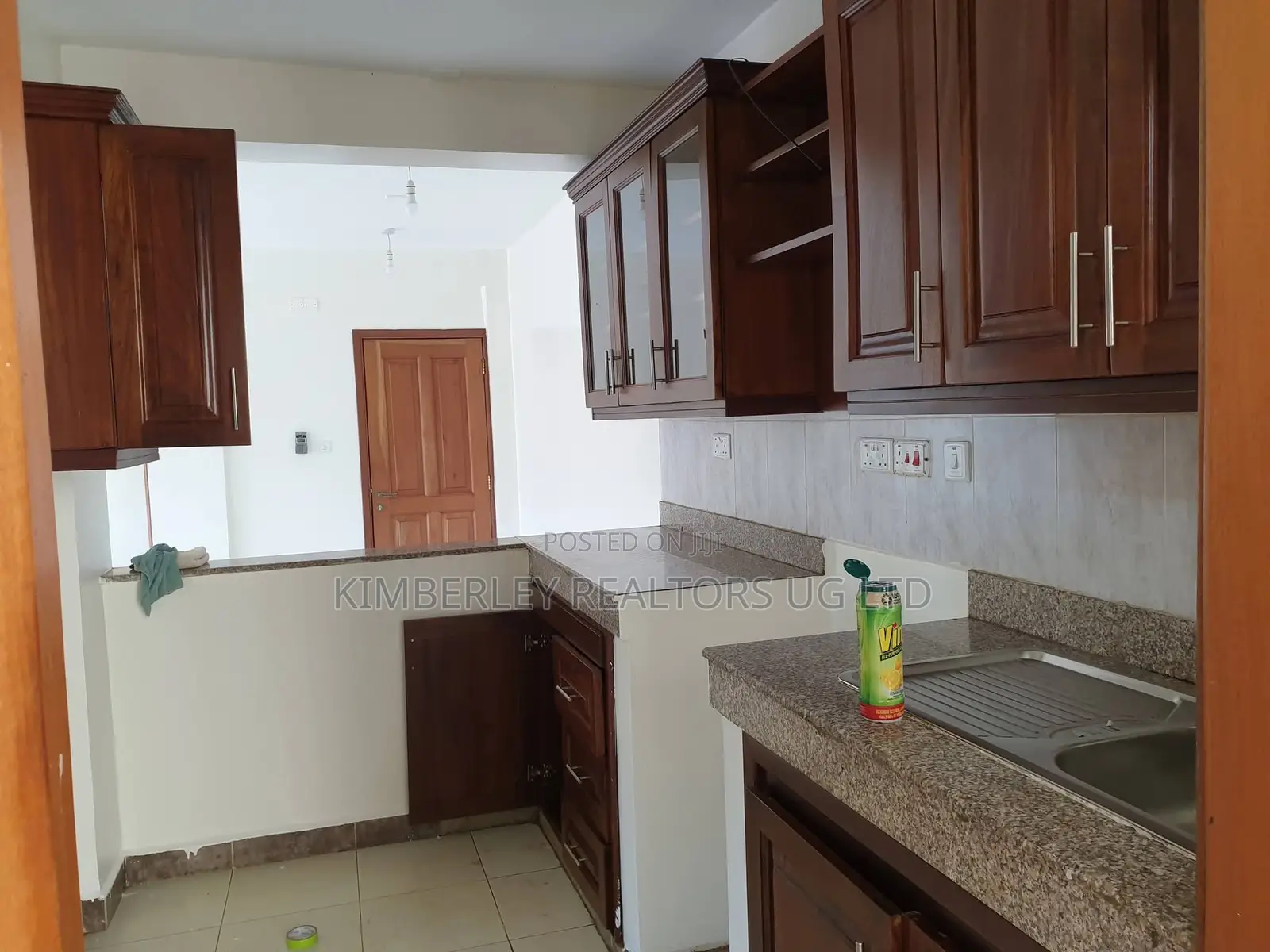 3bdrm Condo in Mukono TC for sale