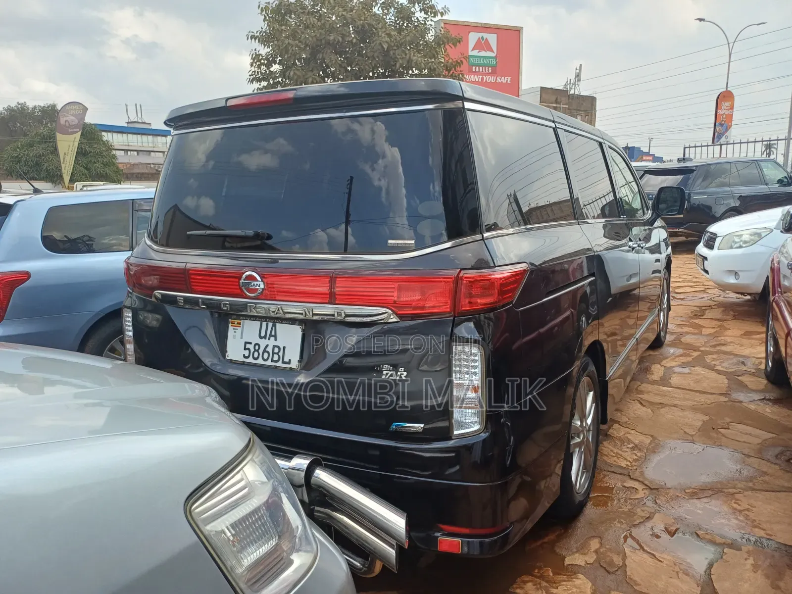 Nissan Elgrand 2013 Black