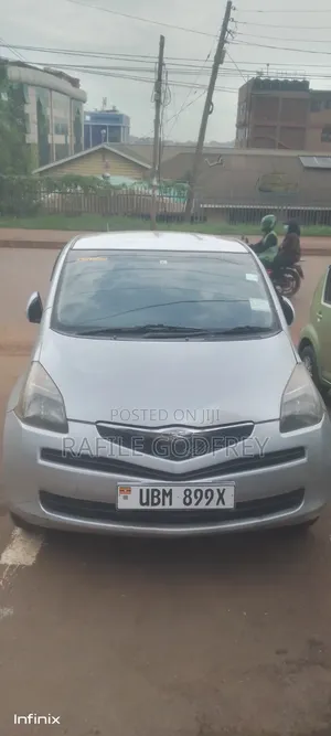 Toyota Ractis 2009 Silver