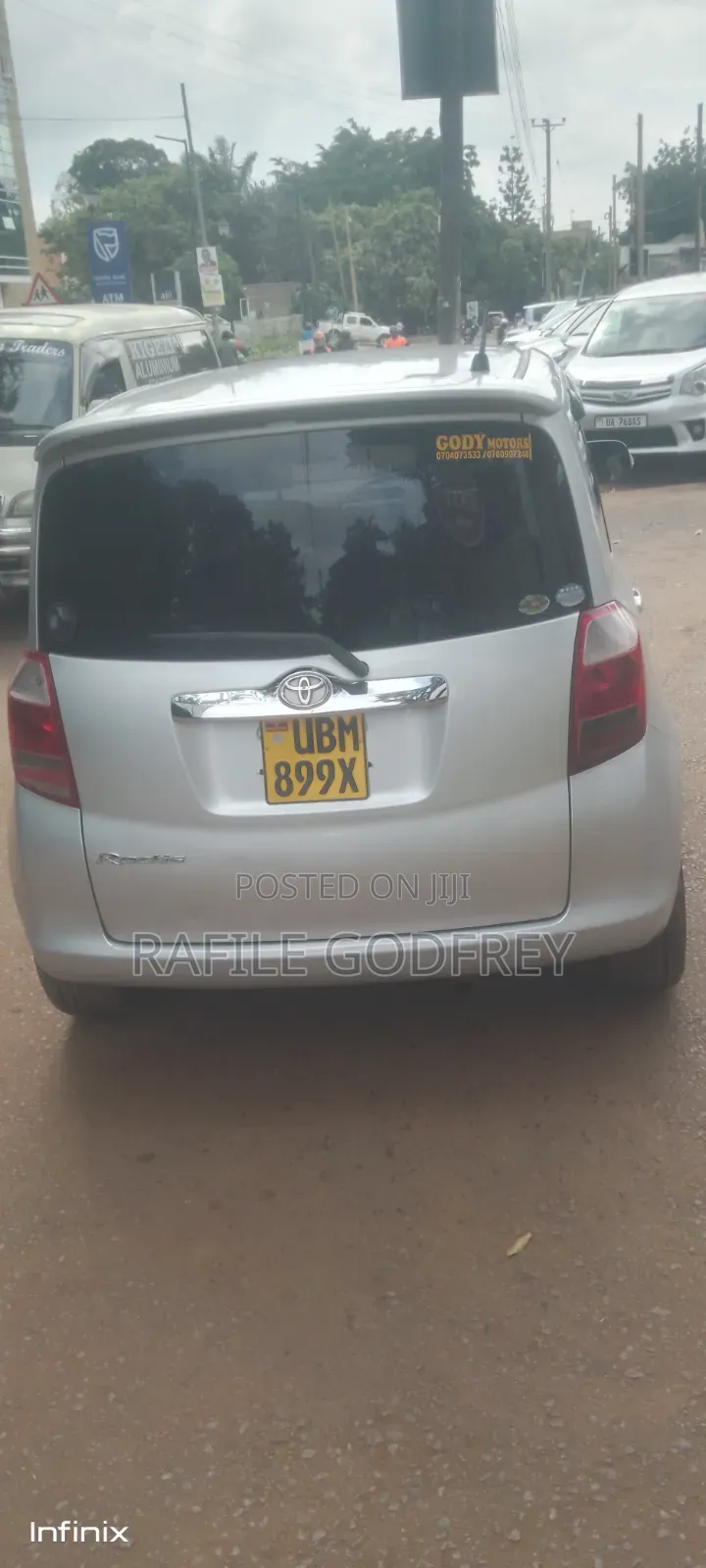 Toyota Ractis 2009 Silver