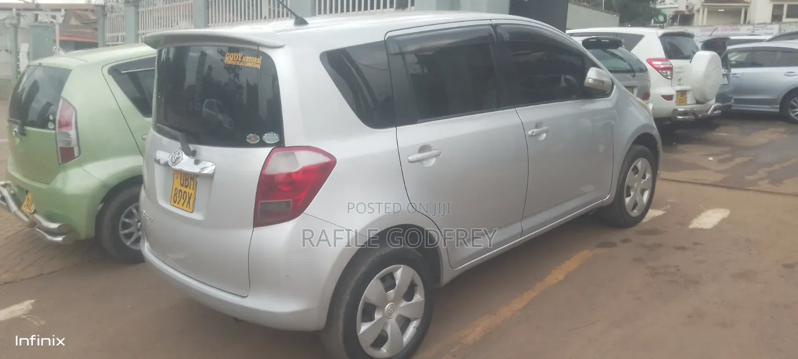 Toyota Ractis 2009 Silver