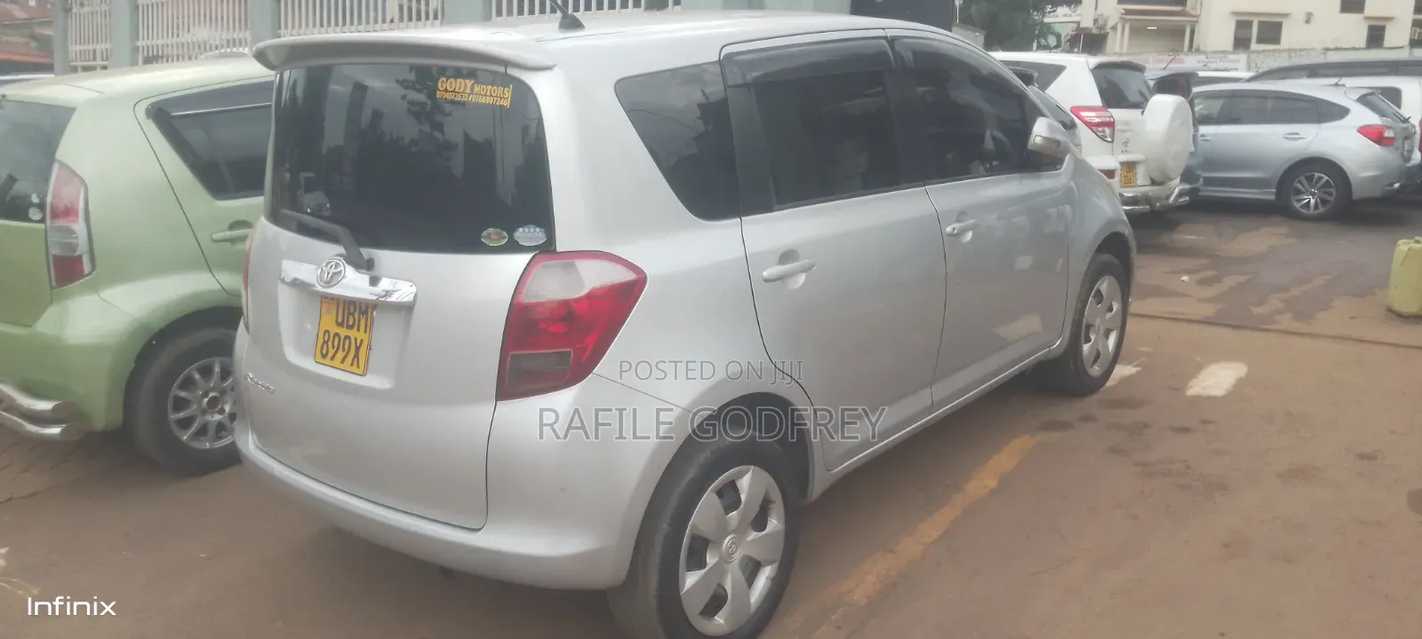 Toyota Ractis 2009 Silver